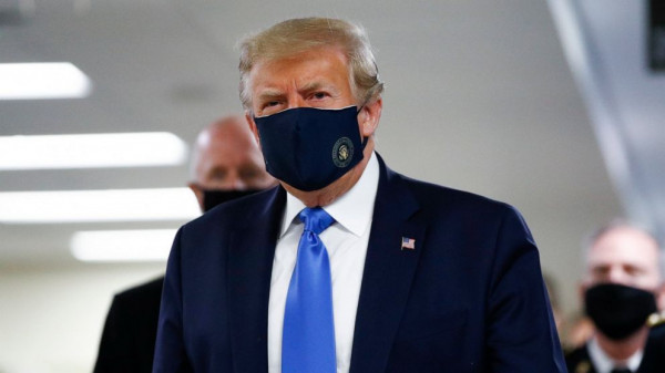 Мем: Трамп впервые появился на публике в маске., Дед Макар