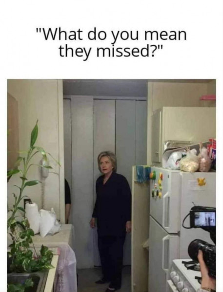 Мем: Хиллари Клинтон: что значит они промахнулись?, Своих не бросаем