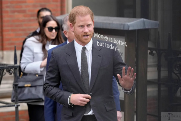 Мем: Лучше деньгами