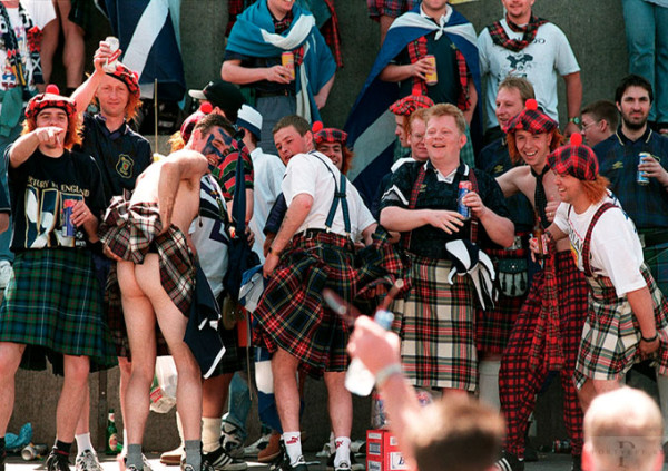 Мем: На футболе