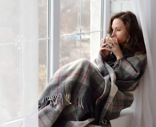 Мем: День сидения на окне