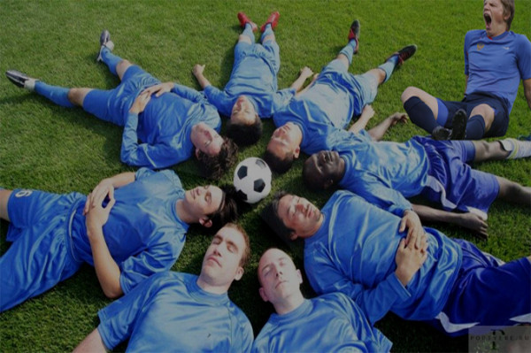 Мем: Про толкание предметов ногой