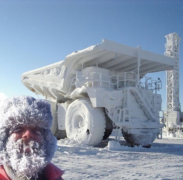 Мем, Mghost