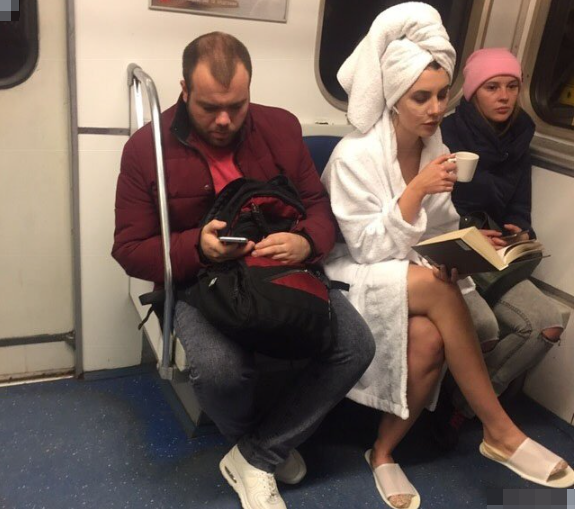 Мем: Завтрак в метро, Леонид Хлыновский