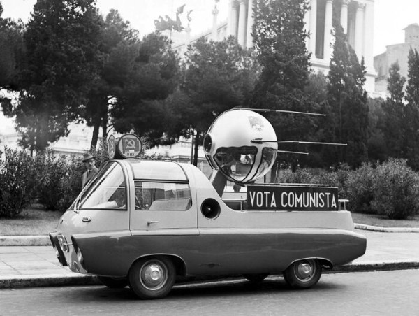 Мем: Агитационный спутник-автомобиль итальянских коммунистов. Италия, май 1958 года, Леонид Хлыновский