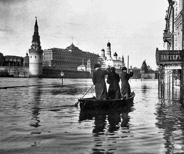 Мем: Наводнение в Москве, 11 апреля 1908 года, Леонид Хлыновский