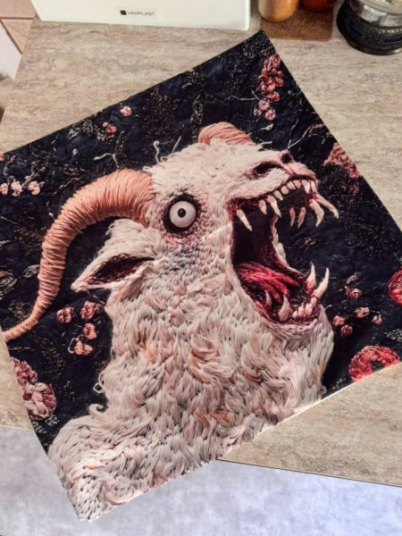 Мем: Лицо, когда ударилась мизинчиком об ножку дивана., henh