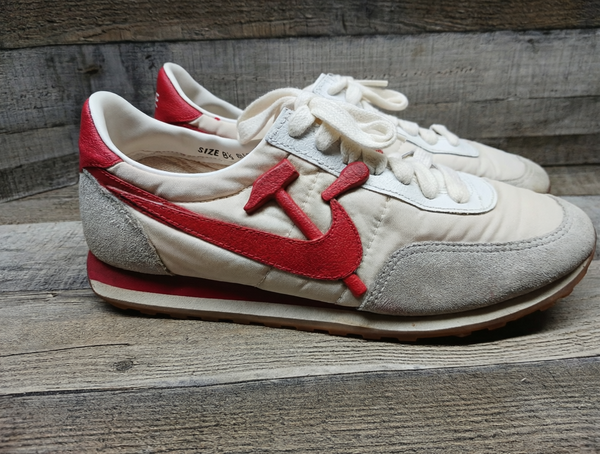 Мем: найки "Пролетарские", тпица