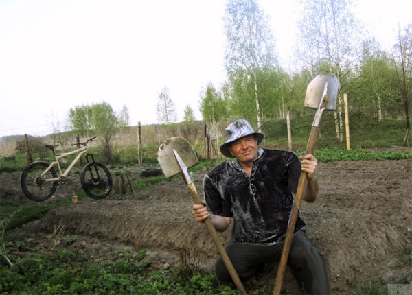 Мем: Дамы, до Завидова 214 км