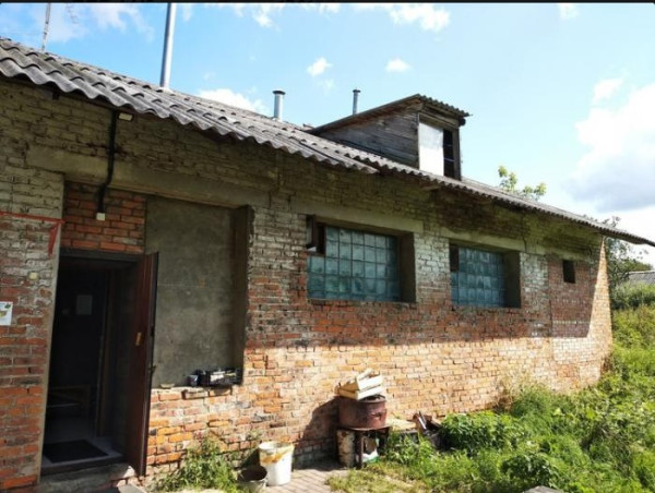 Мем: Надоело с дачи ездить в город в баню. Присмотрел вот такую рядом с дачей. Мужской день - суббота. А в остальные кто?, gekutu Мем: Надоело с дачи ездить в город в баню. Присмотрел вот такую рядом с дачей. Мужской день - суббота. А в остальные кто?, gekutu